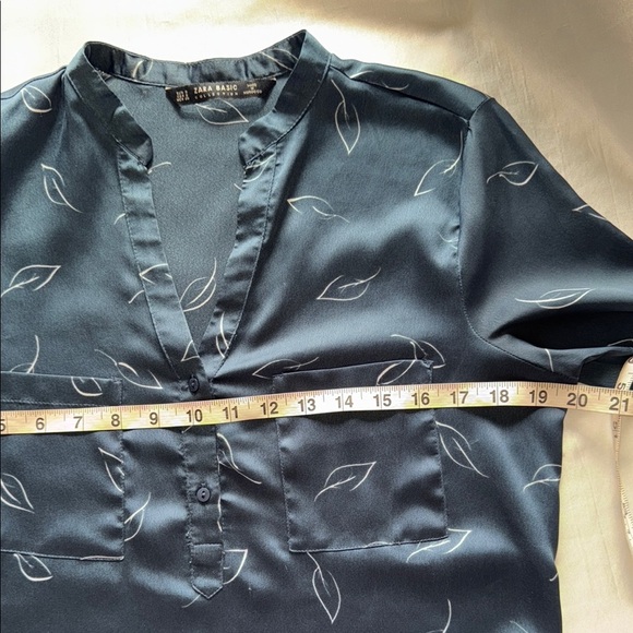 Zara Basic Collection Blue Satin Long Sleeve Leaf Print Blouse Button Cuffs Sz S - Picture 5 of 9